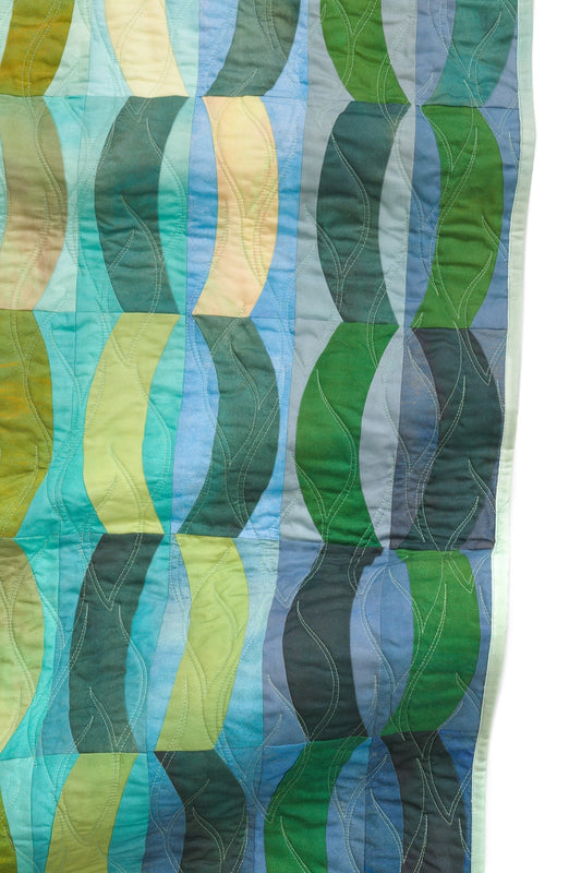 Curvy Kelp Quilt Kit (PRE-ORDER SHIPS NOVEMBER)