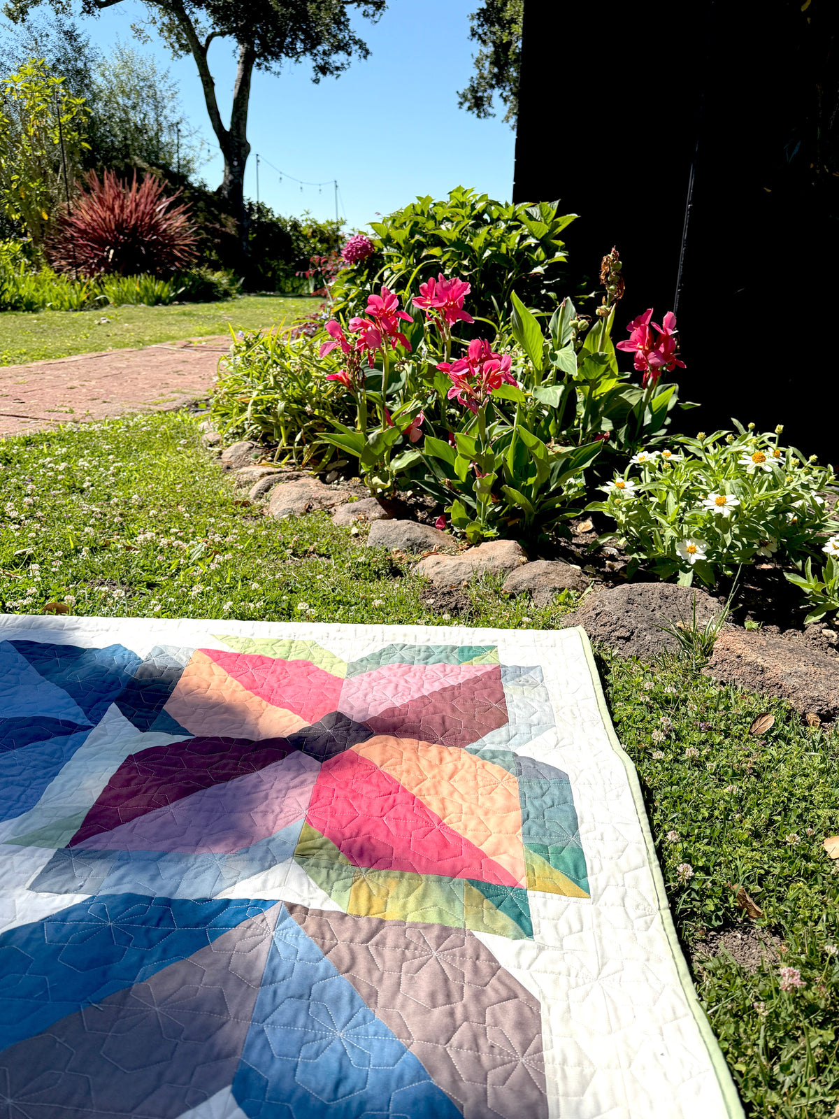 Sunny Blooms Quilt Bundle (PRE-ORDER SHIPS NOVEMBER)